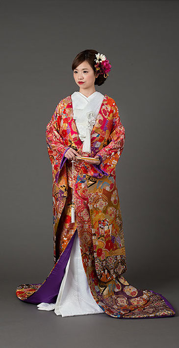 鶴と花の刺繍 錦翔 色打掛 婚礼 和装 花嫁衣裳 豪華 華やか 赤 ゴールド 鶴と花の刺繍 錦翔 色打掛 婚礼 和装 花嫁衣裳 豪華 華やか